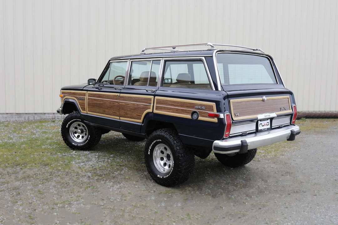 1987 Jeep SJ Grand Wagoneer - Image 7 of 31