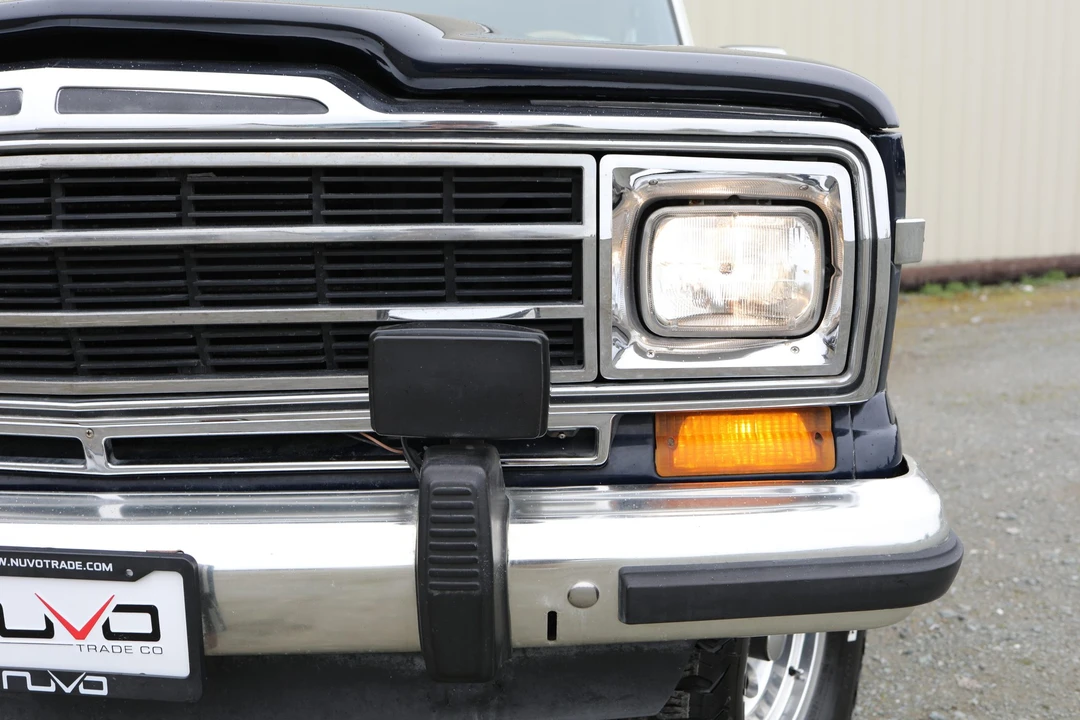 1987 Jeep SJ Grand Wagoneer - Image 23 of 31
