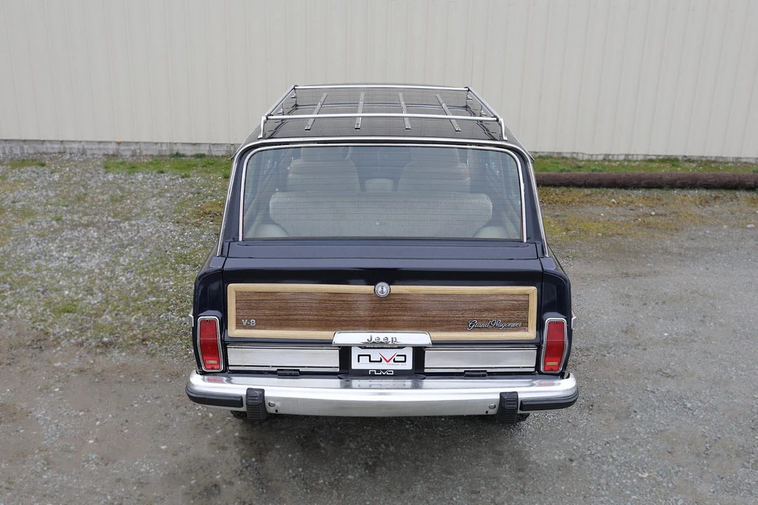 1987 Jeep SJ Grand Wagoneer - Image 10 of 31