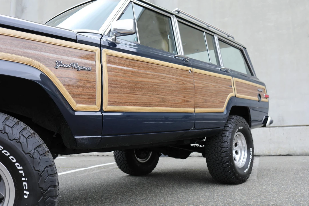 1987 Jeep SJ Grand Wagoneer - Image 24 of 31