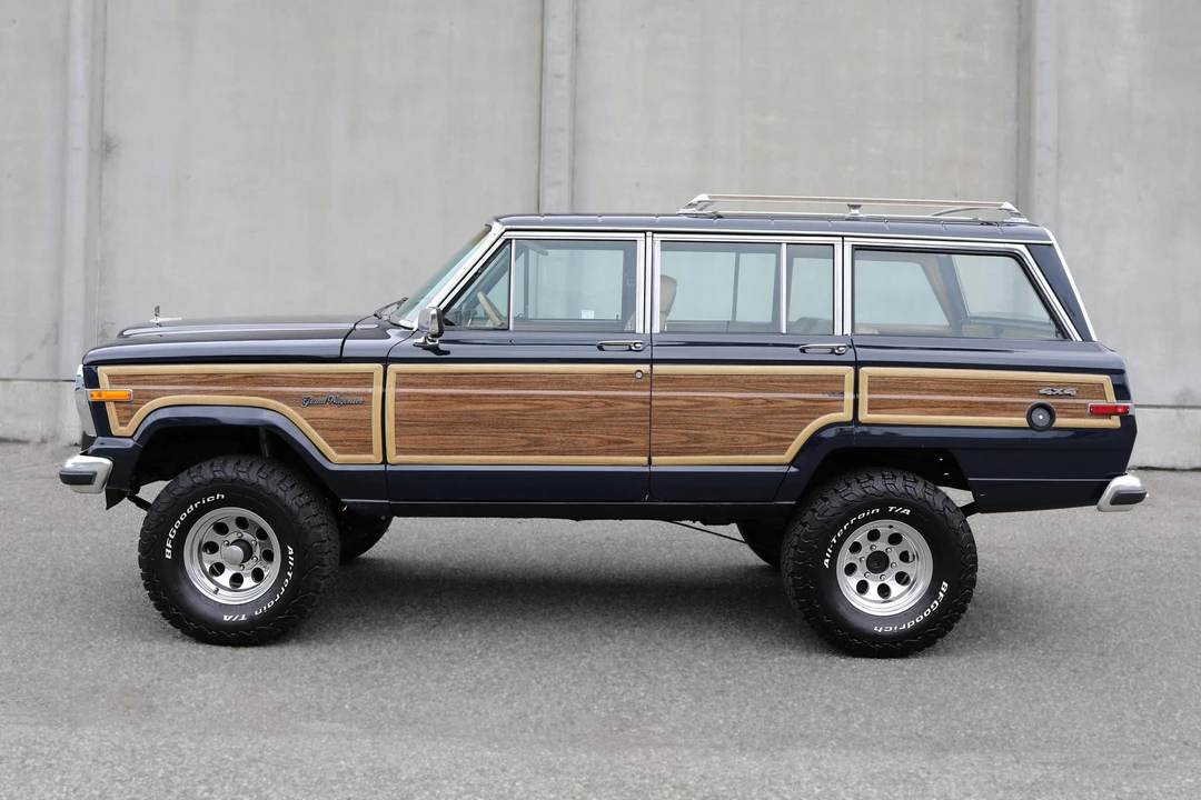 1987 Jeep SJ Grand Wagoneer - Image 4 of 31