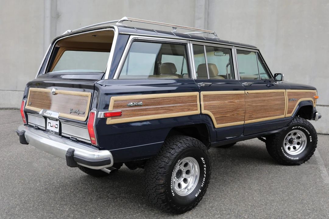 1987 Jeep SJ Grand Wagoneer - Image 12 of 31
