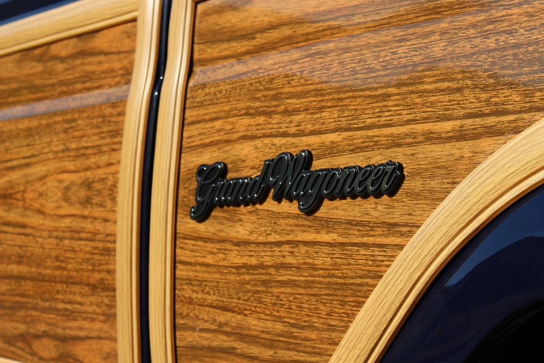 1987 Jeep SJ Grand Wagoneer - Image 20 of 31