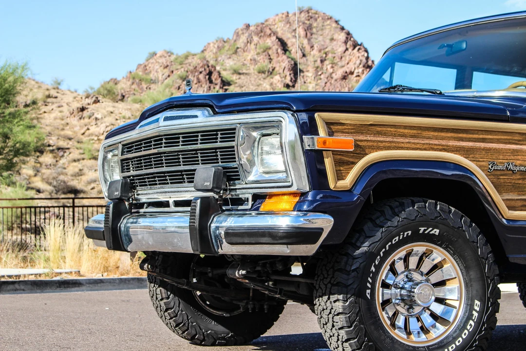 1987 Jeep SJ Grand Wagoneer - Image 8 of 31