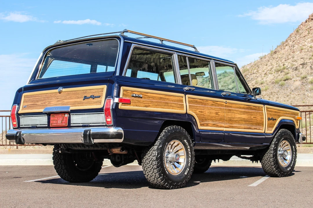 1987 Jeep SJ Grand Wagoneer - Image 4 of 31