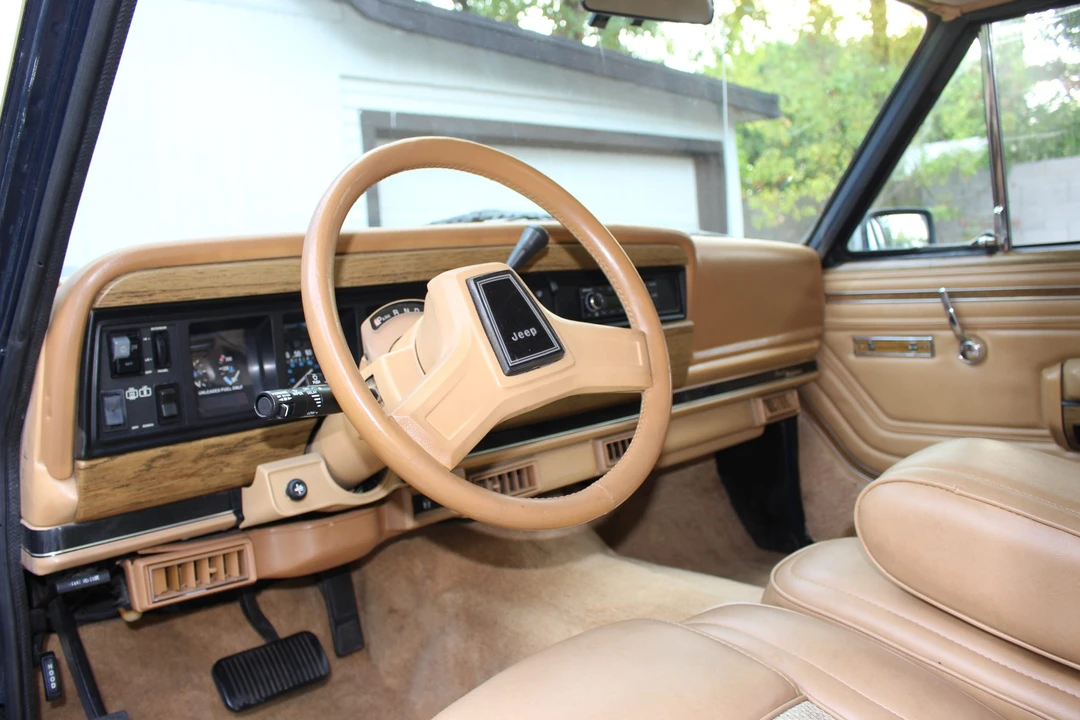 1987 Jeep SJ Grand Wagoneer - Image 25 of 31