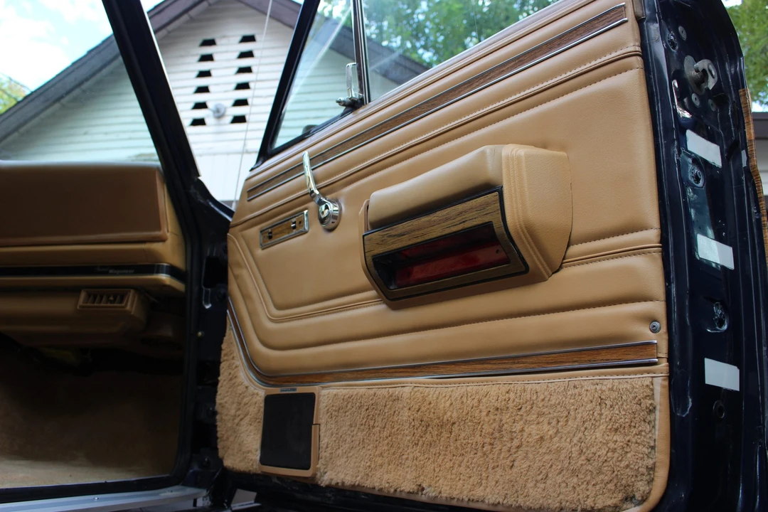 1987 Jeep SJ Grand Wagoneer - Image 28 of 31