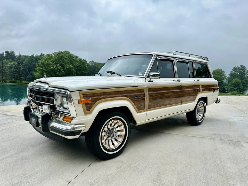 1987 Jeep SJ Grand Wagoneer - Image 3 of 31