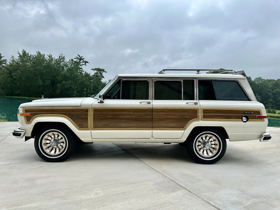 1987 Jeep SJ Grand Wagoneer - Image 16 of 31