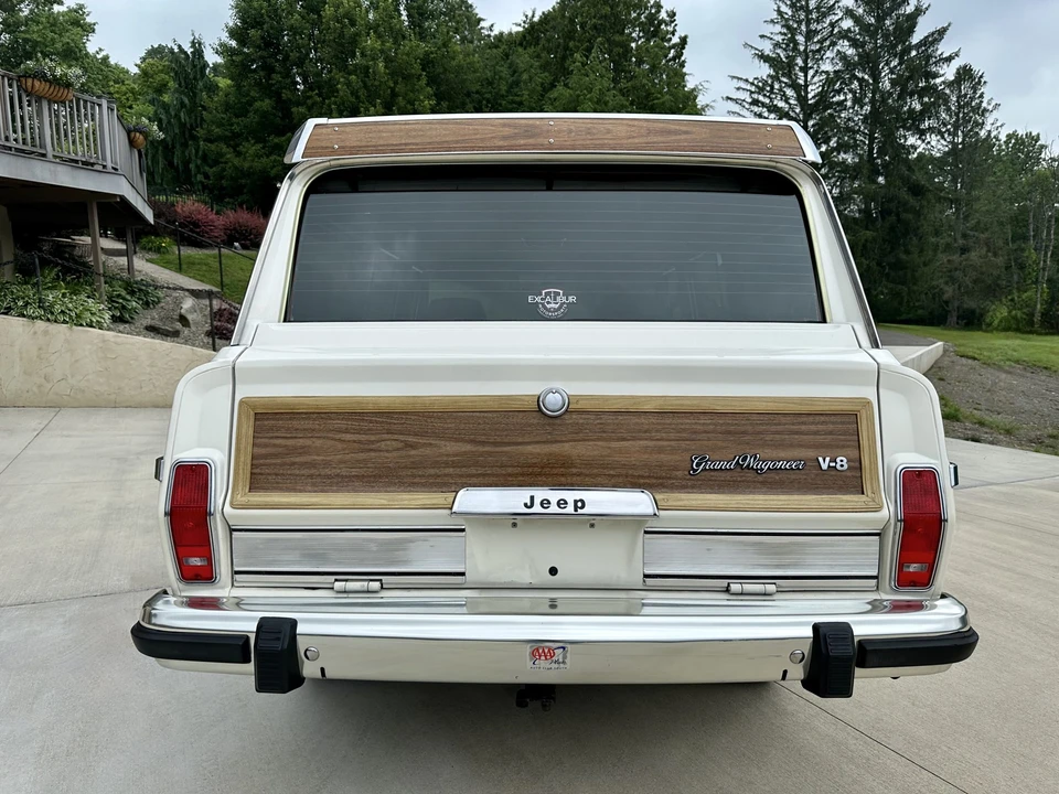 1987 Jeep SJ Grand Wagoneer - Image 12 of 31