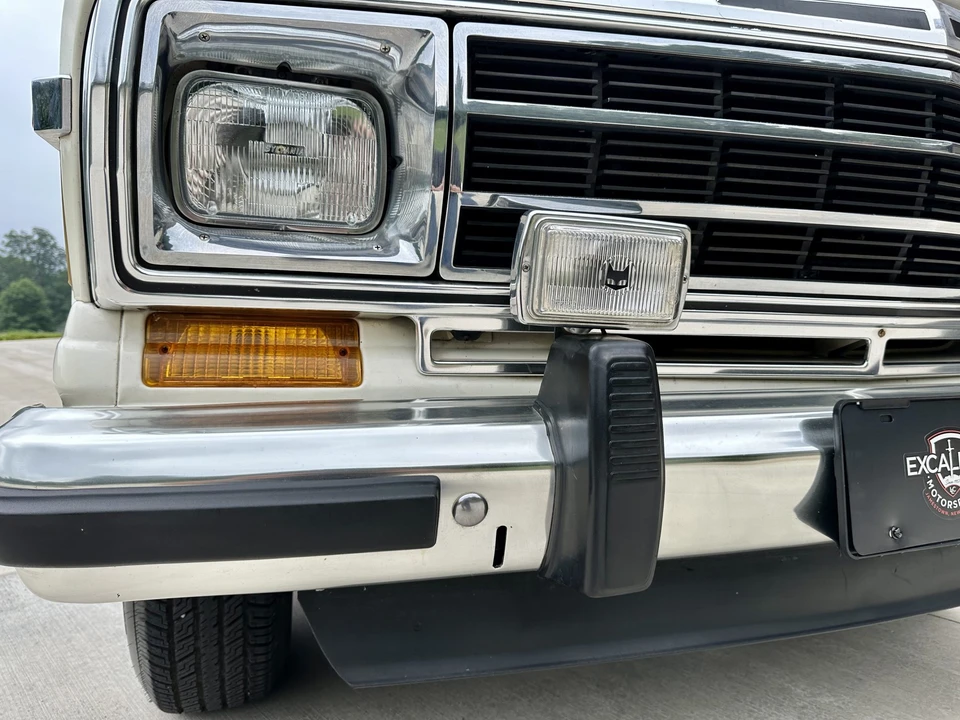 1987 Jeep SJ Grand Wagoneer - Image 18 of 31