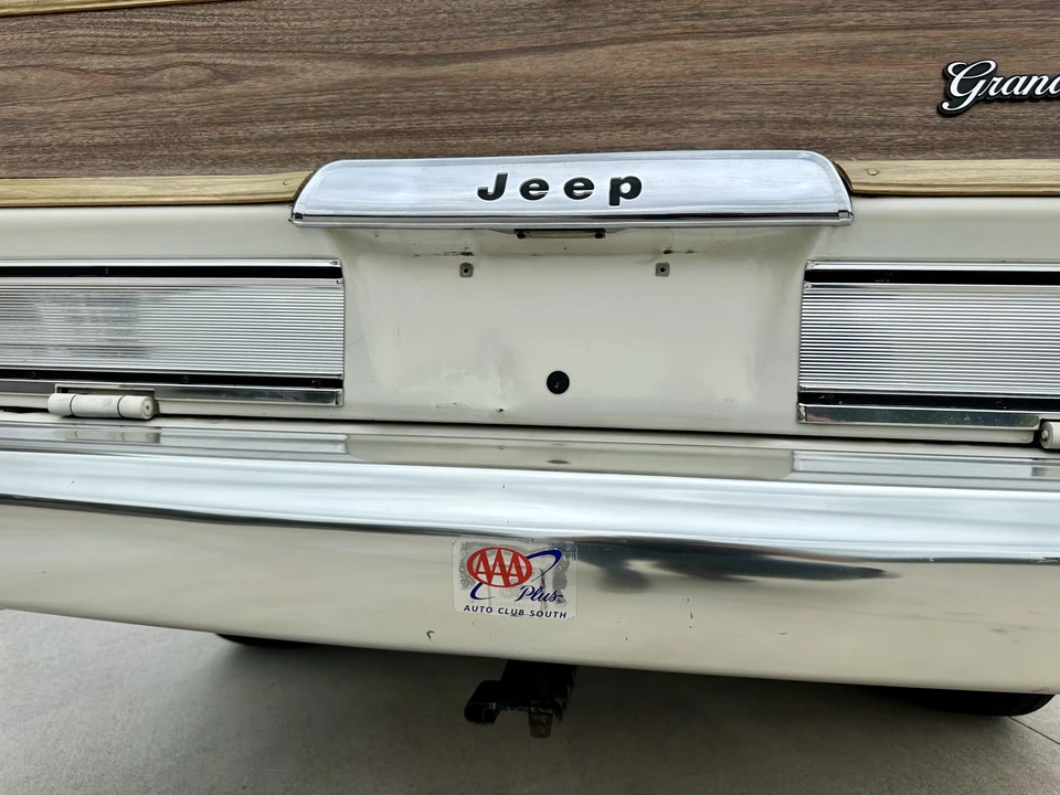 1987 Jeep SJ Grand Wagoneer - Image 22 of 31