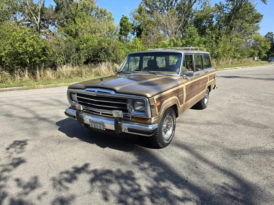 1987 Jeep SJ Grand Wagoneer - Image 5 of 31