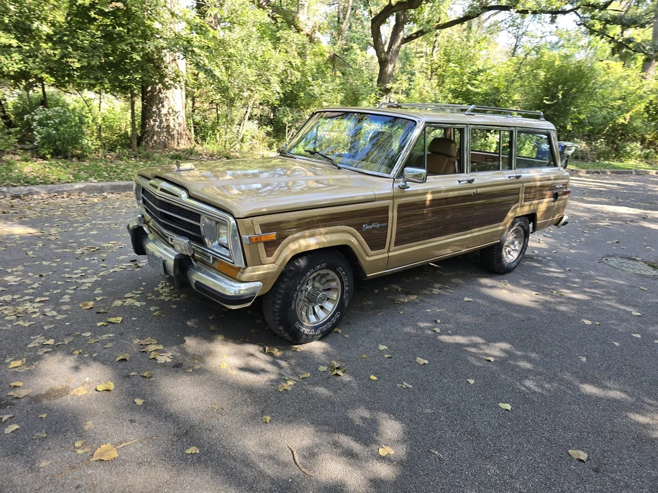 1987 Jeep SJ Grand Wagoneer - Image 9 of 31
