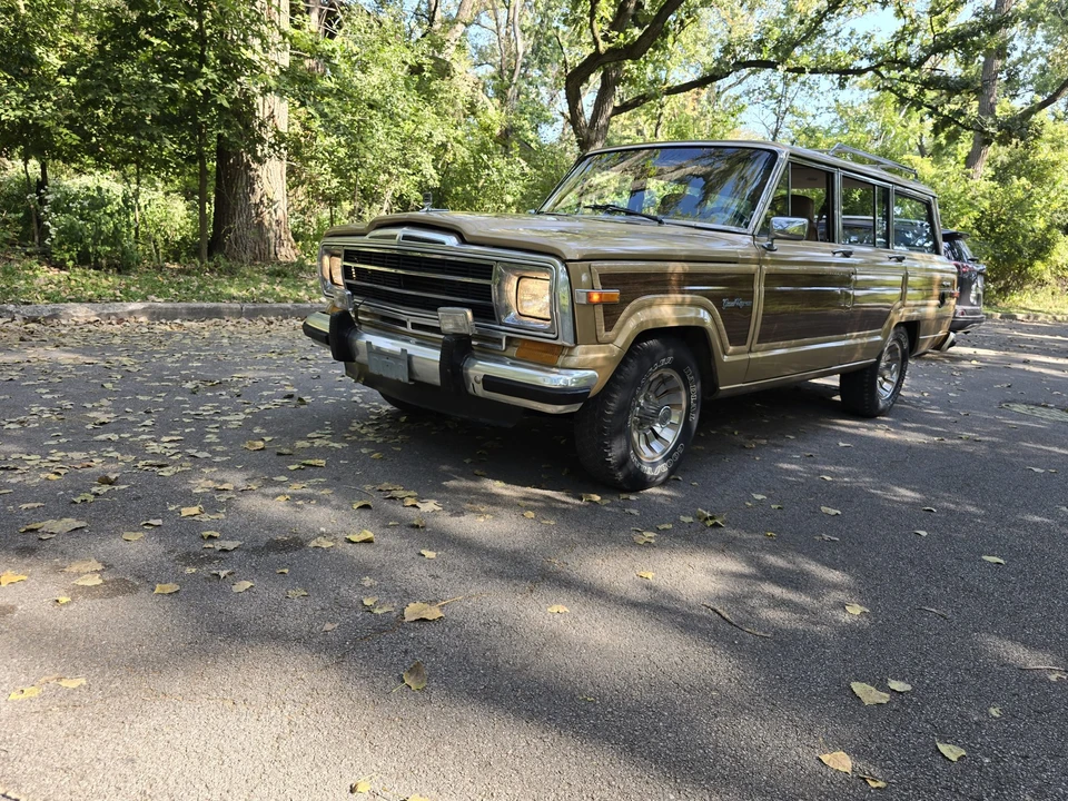 1987 Jeep SJ Grand Wagoneer - Image 4 of 31