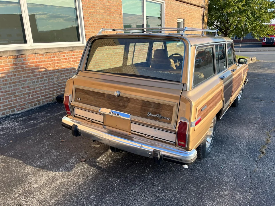 1987 Jeep SJ Grand Wagoneer - Image 18 of 31
