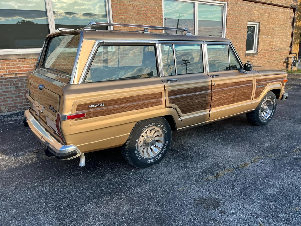 1987 Jeep SJ Grand Wagoneer - Image 19 of 31