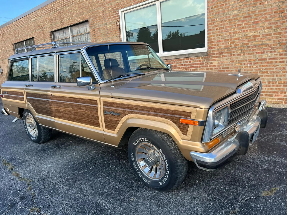 1987 Jeep SJ Grand Wagoneer - Image 20 of 31