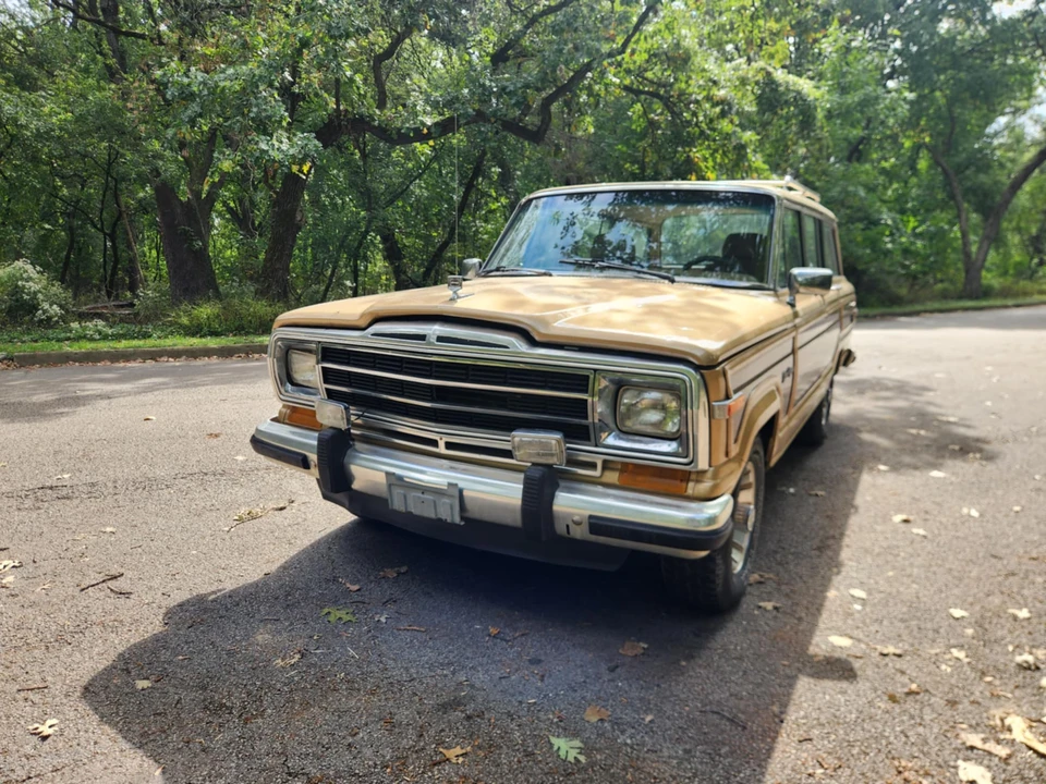 1987 Jeep SJ Grand Wagoneer - Image 3 of 31