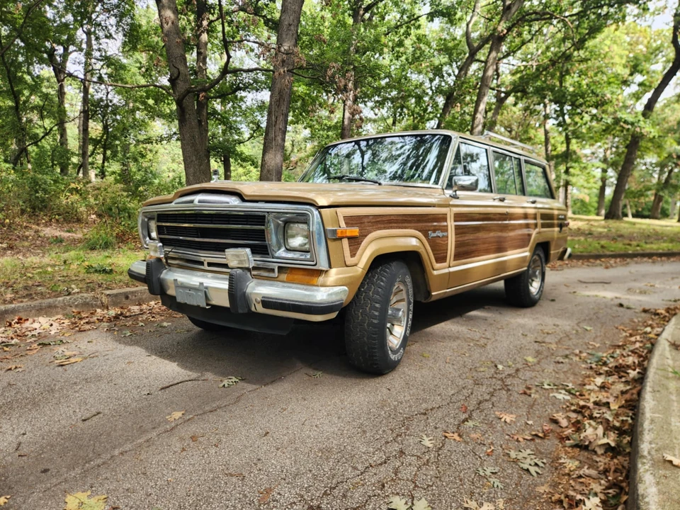 1987 Jeep SJ Grand Wagoneer - Image 7 of 31