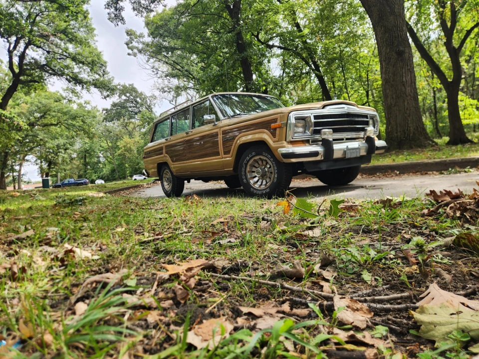 1987 Jeep SJ Grand Wagoneer - Image 21 of 31