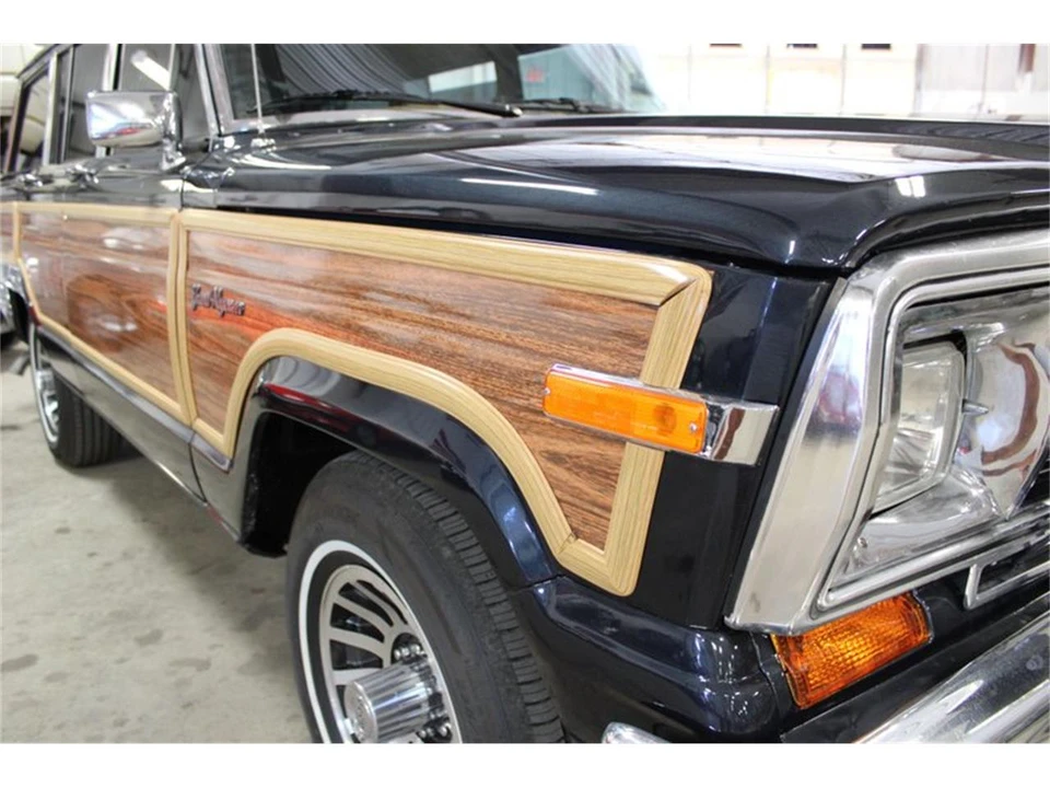 1987 Jeep SJ Grand Wagoneer - Image 13 of 31