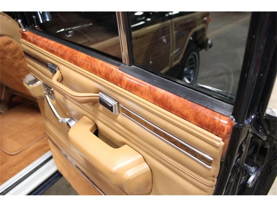 1987 Jeep SJ Grand Wagoneer - Image 28 of 31