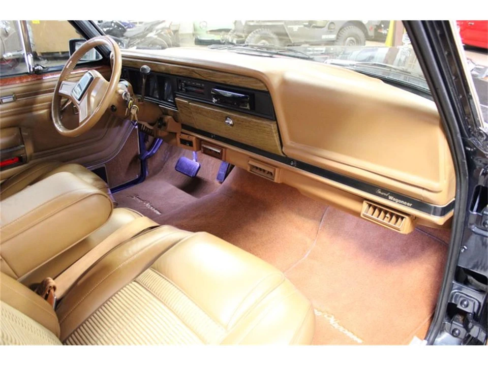 1987 Jeep SJ Grand Wagoneer - Image 25 of 31