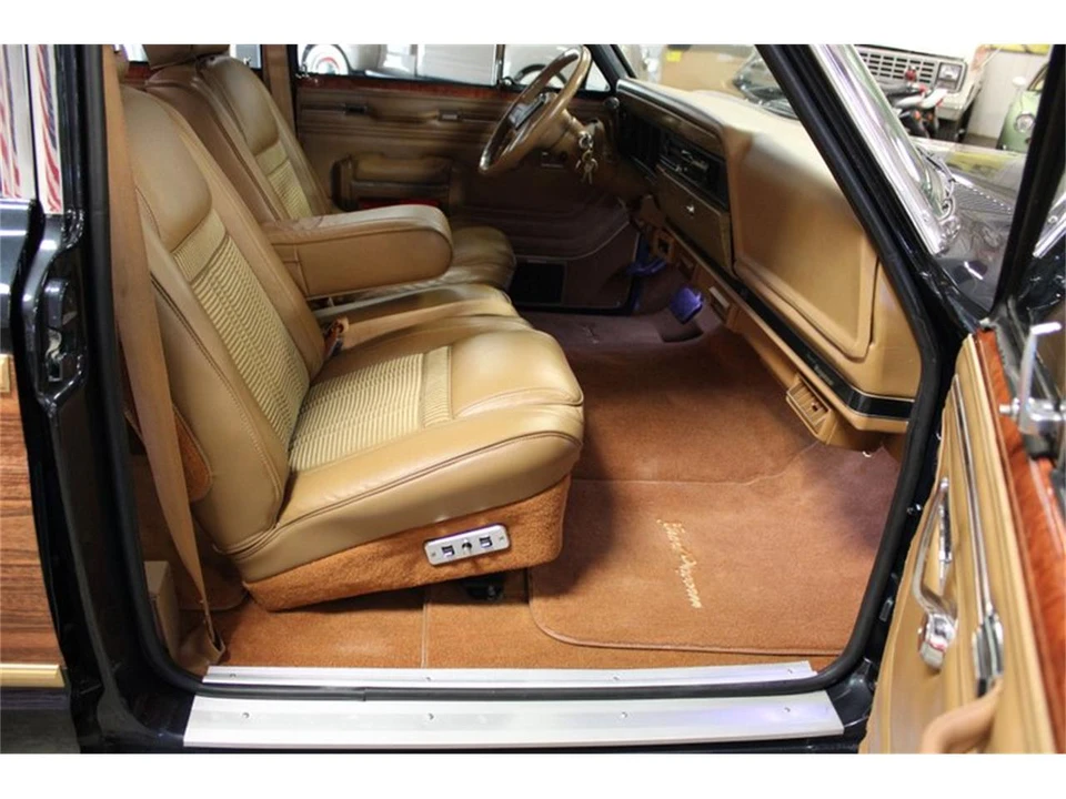 1987 Jeep SJ Grand Wagoneer - Image 23 of 31