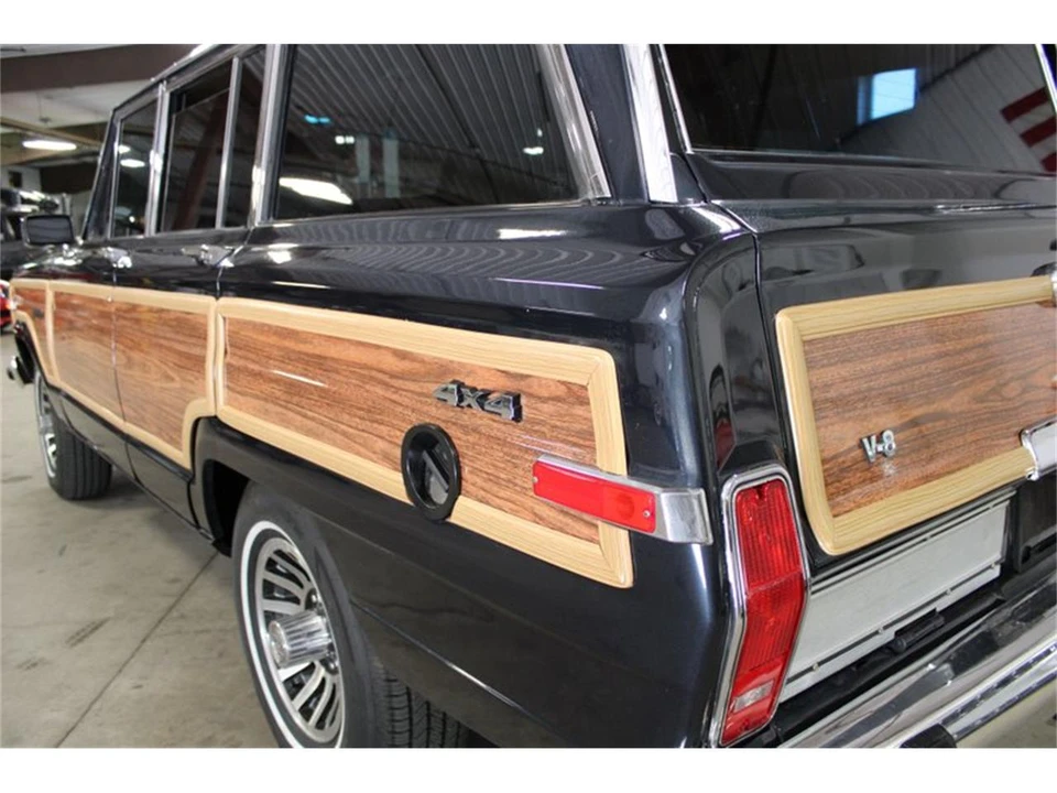 1987 Jeep SJ Grand Wagoneer - Image 11 of 31