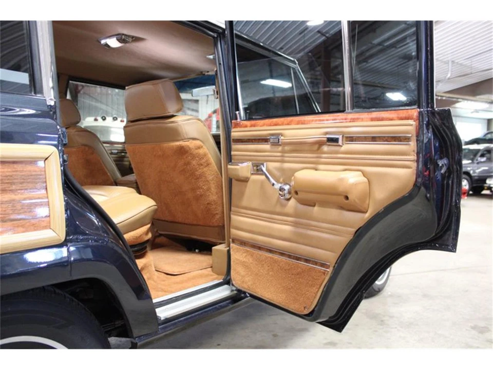 1987 Jeep SJ Grand Wagoneer - Image 26 of 31