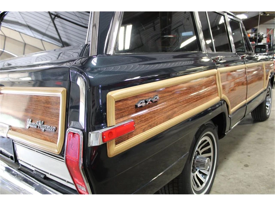 1987 Jeep SJ Grand Wagoneer - Image 12 of 31