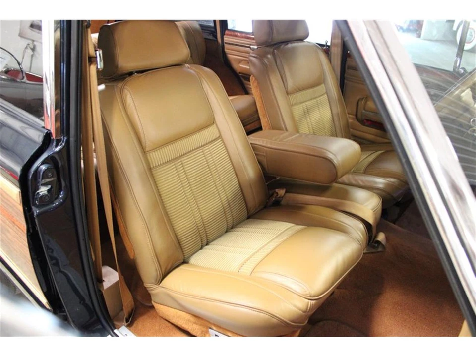 1987 Jeep SJ Grand Wagoneer - Image 24 of 31