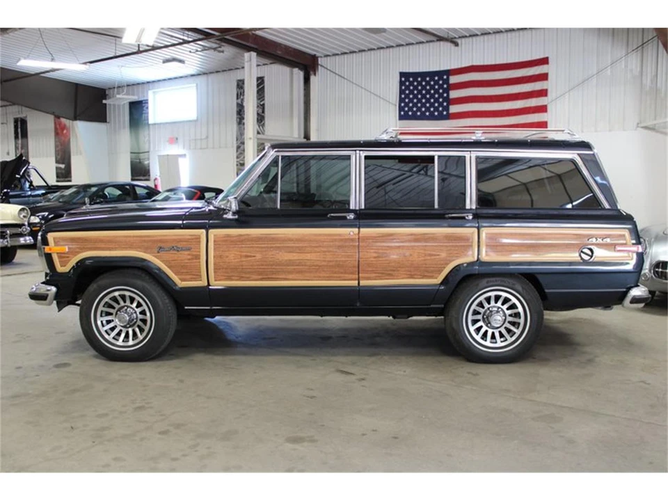 1987 Jeep SJ Grand Wagoneer - Image 3 of 31