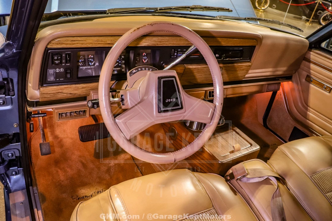 1987 Jeep SJ Grand Wagoneer - Image 12 of 19