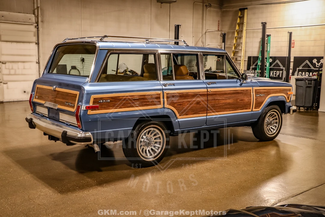 1987 Jeep SJ Grand Wagoneer - Image 4 of 19