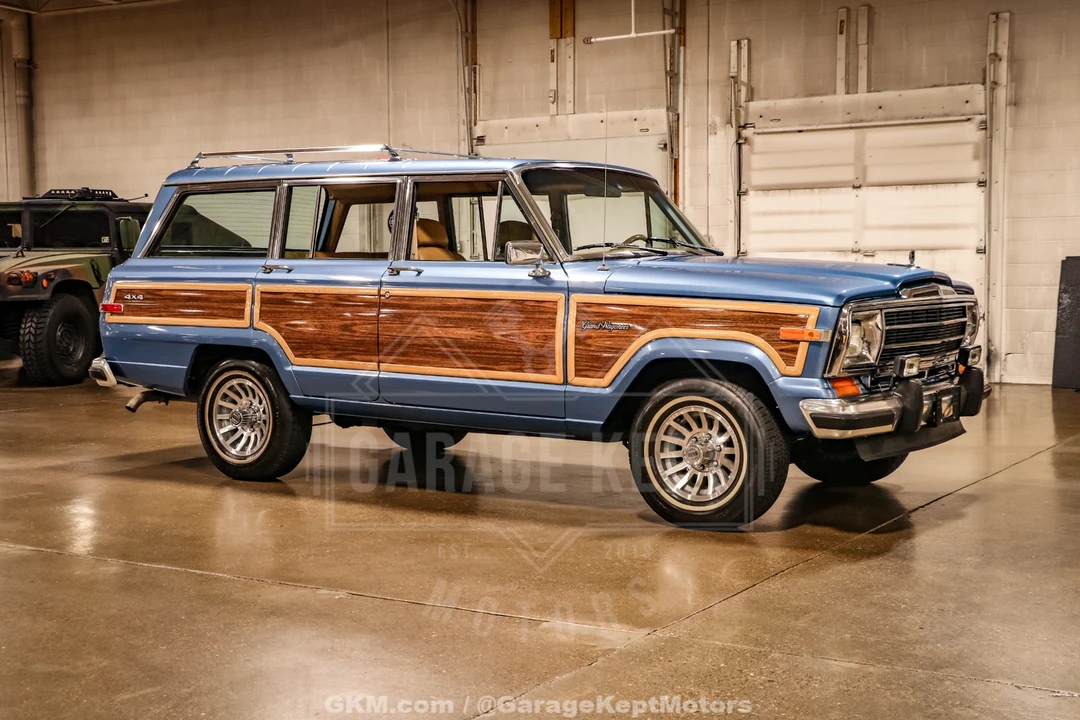 1987 Jeep SJ Grand Wagoneer - Image 5 of 19
