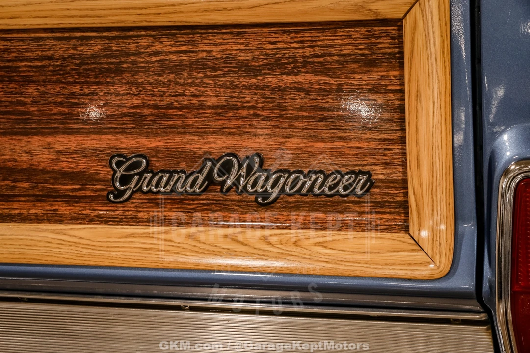 1987 Jeep SJ Grand Wagoneer - Image 9 of 19