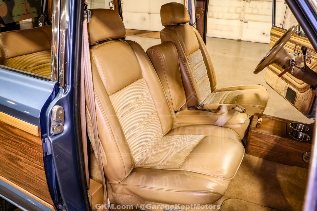 1987 Jeep SJ Grand Wagoneer - Image 15 of 19