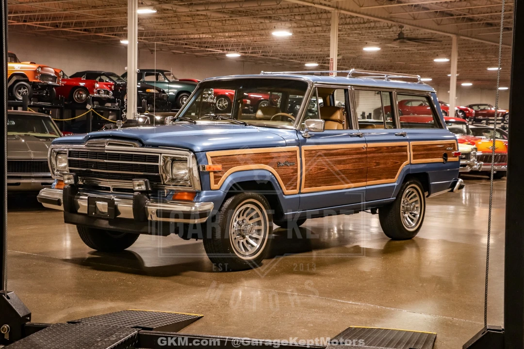 1987 Jeep SJ Grand Wagoneer - Image 2 of 19