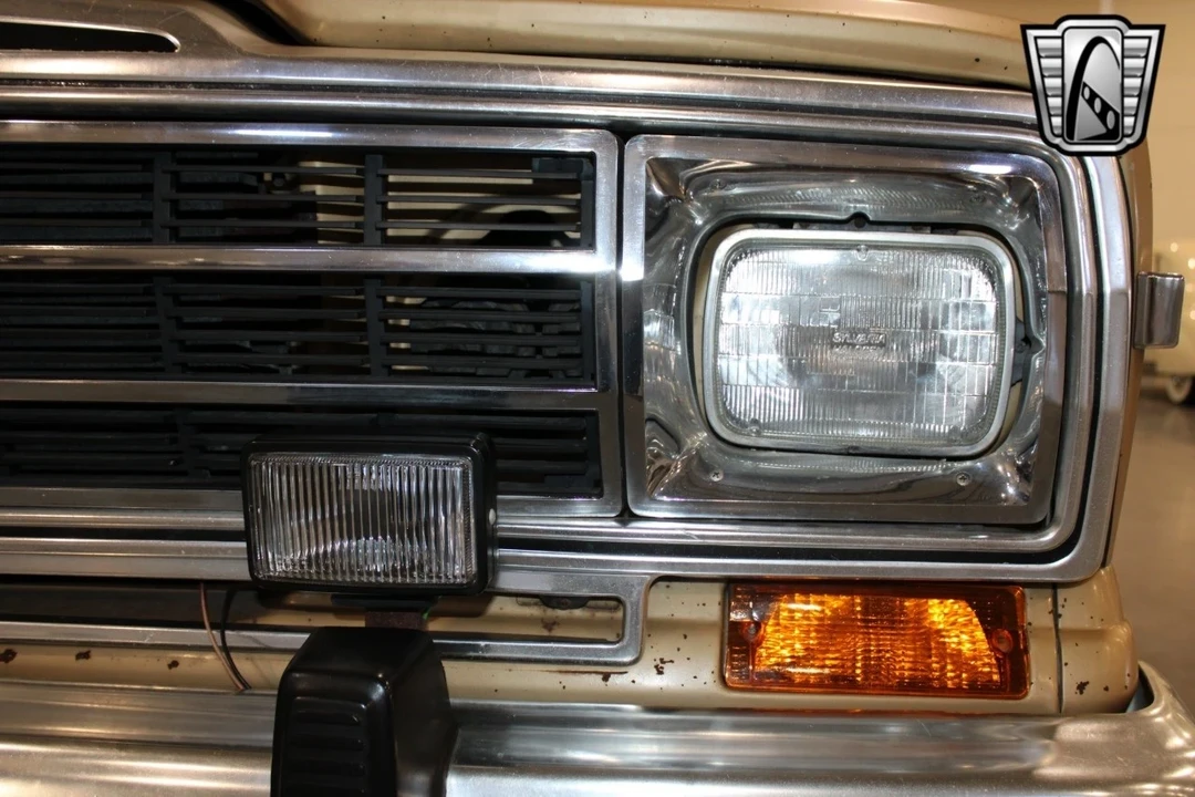 1987 Jeep SJ Wagoneer - Image 11 of 12