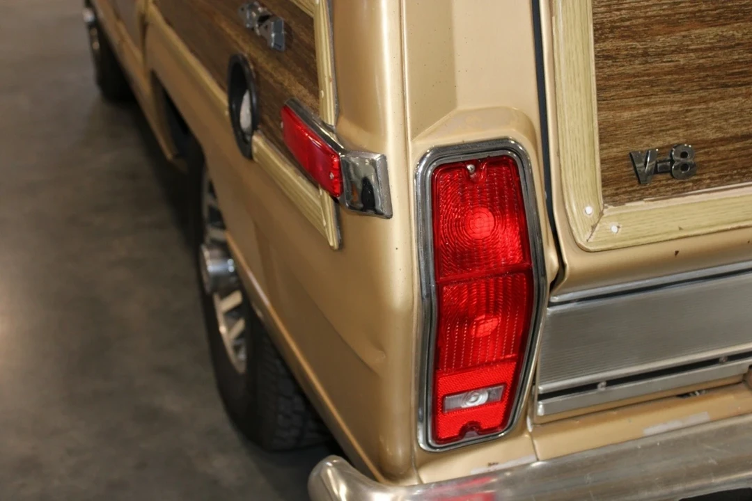1987 Jeep SJ Wagoneer - Image 14 of 21
