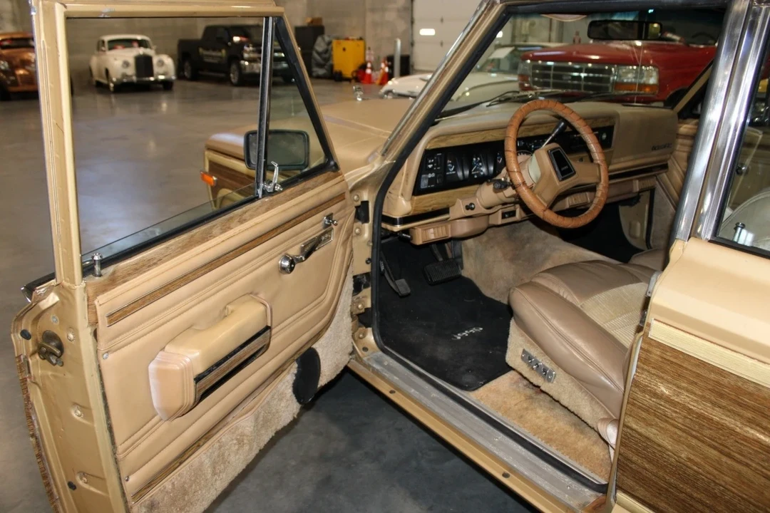 1987 Jeep SJ Wagoneer - Image 17 of 21