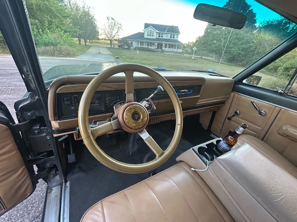 1987 Jeep SJ Wagoneer - Image 17 of 21
