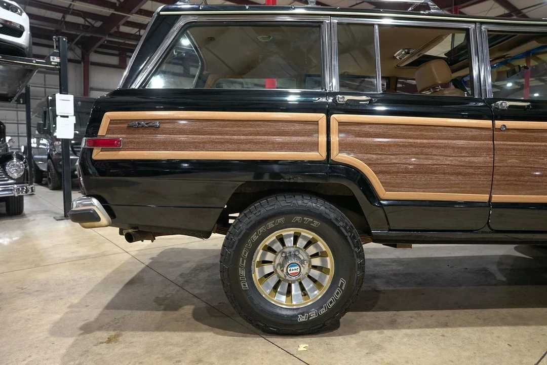 1987 Jeep SJ Wagoneer - Image 9 of 12
