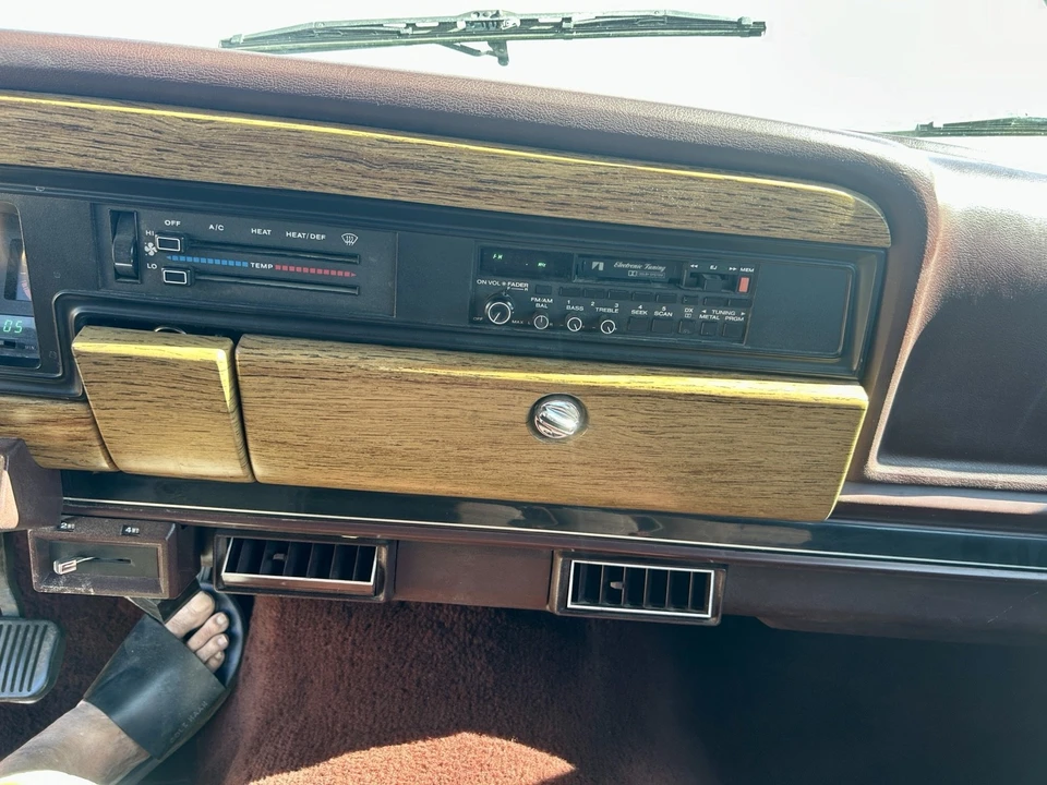 1987 Jeep XJ Wagoneer - Image 11 of 21
