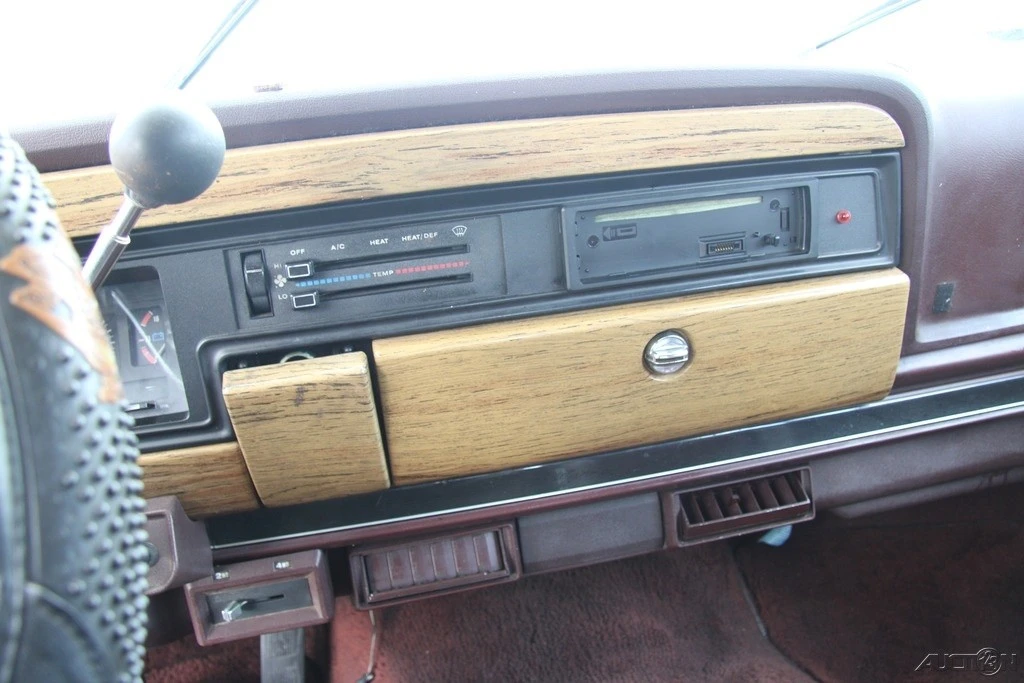 1987 Jeep XJ Wagoneer - Image 15 of 21
