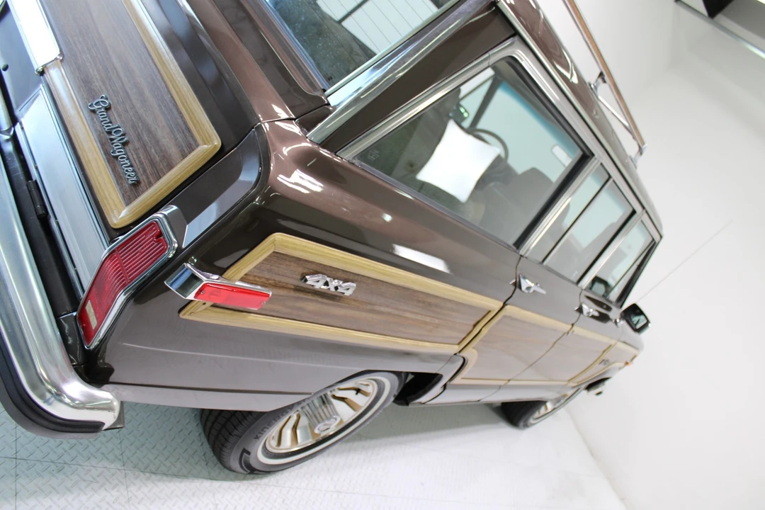 1987 Jeep SJ Wagoneer - Image 19 of 31
