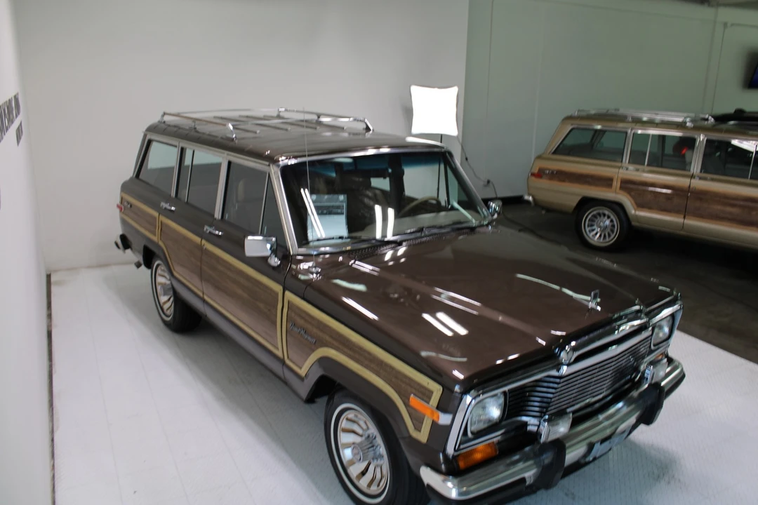 1987 Jeep SJ Wagoneer - Image 24 of 31