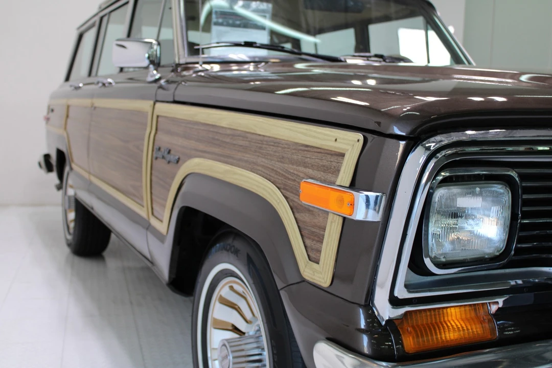 1987 Jeep SJ Wagoneer - Image 14 of 31